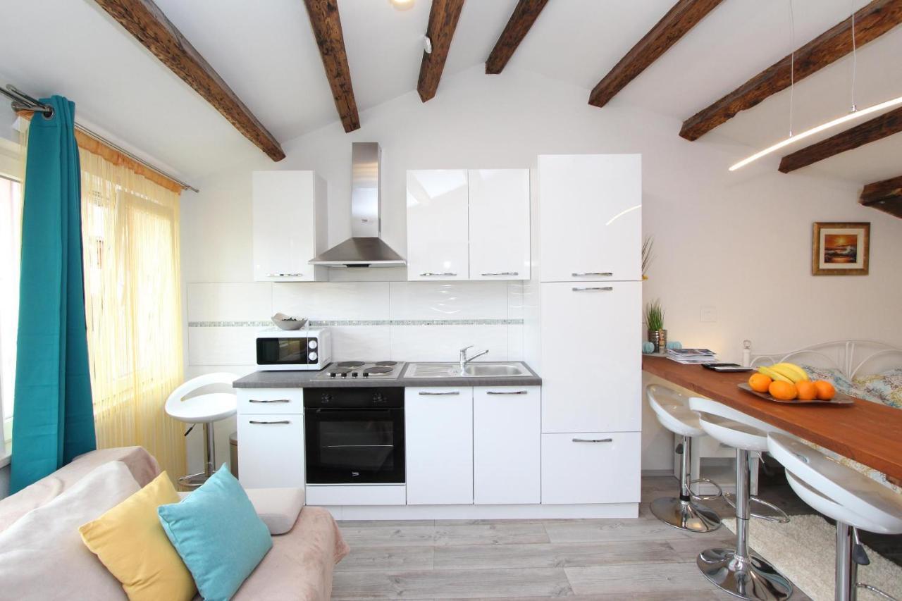 Studio Mira โรวีน ภายนอก รูปภาพ